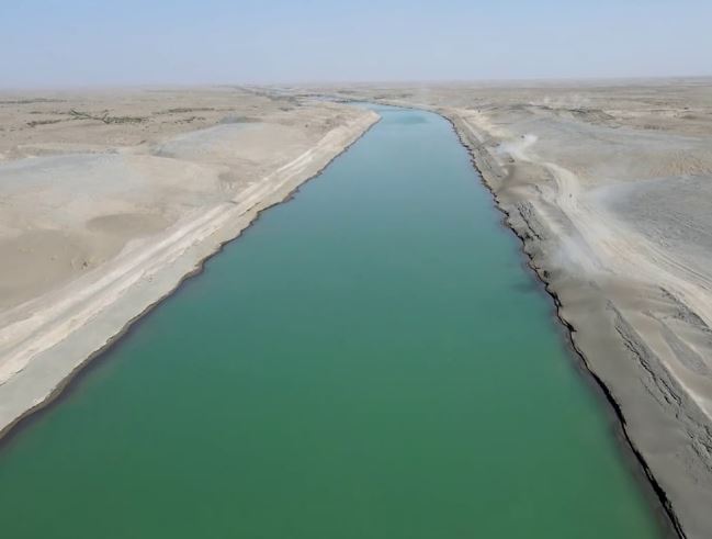 انتظار می رود پس از تکمیل، کانال قوش تپا تقریباً 20 درصد از آب را از رودخانه آمودریا منحرف کند. (عکس: رسانه های حکومت افغانستان)